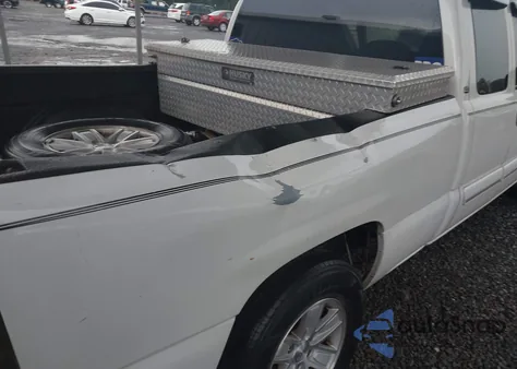 2004 Chevrolet Silverado 1500 Ls z USA, uszkodzony, nr VIN 2GCEC19T041188125